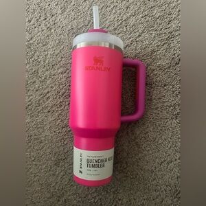 Stanley Quencher H2.0 Tumbler in Bright Pink 40oz